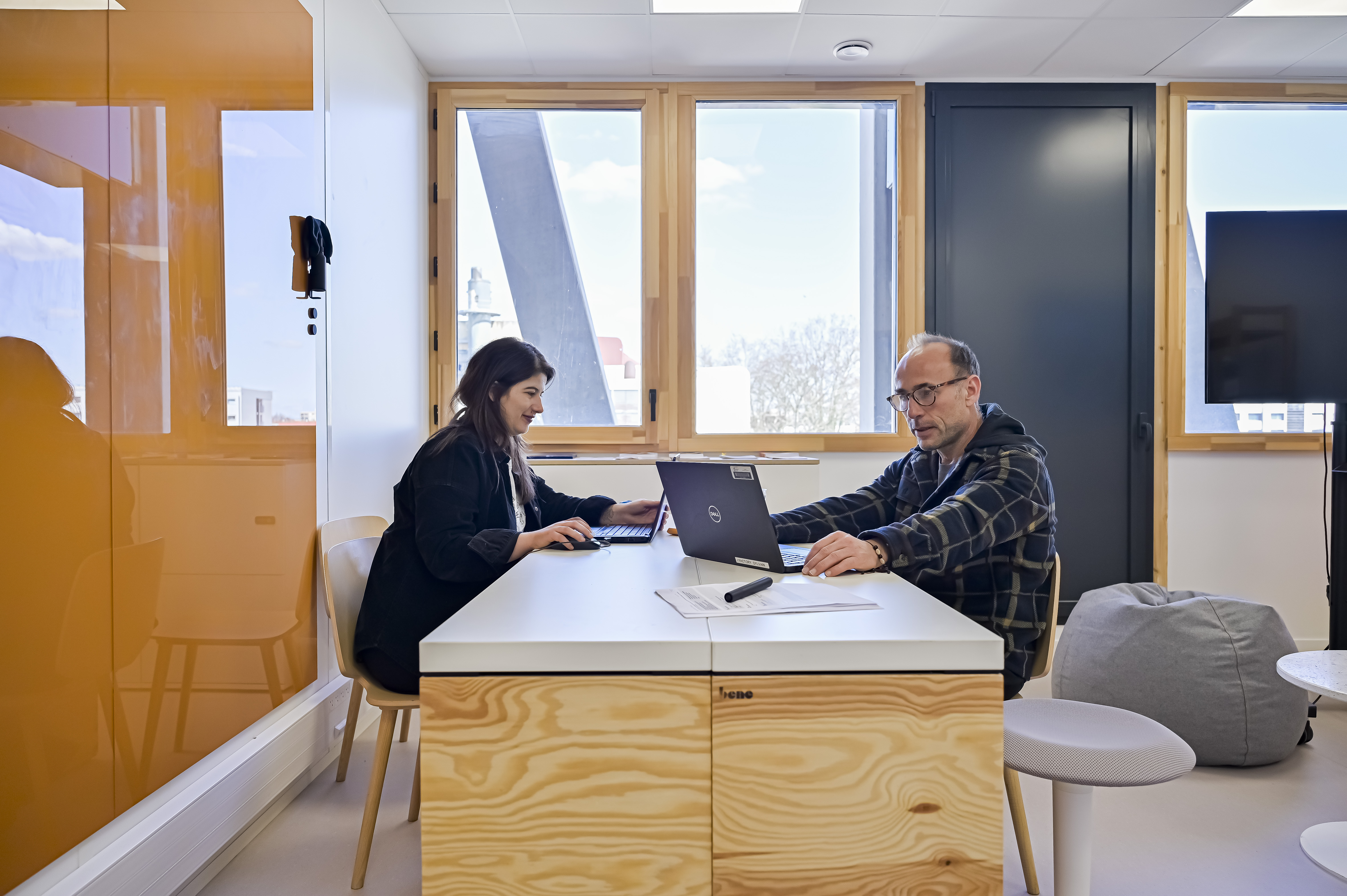 Bureau I-Factory